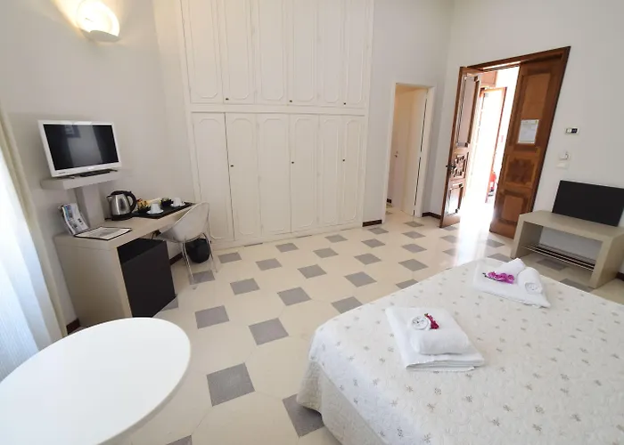 Barone Liberty Boutique & Галліполі