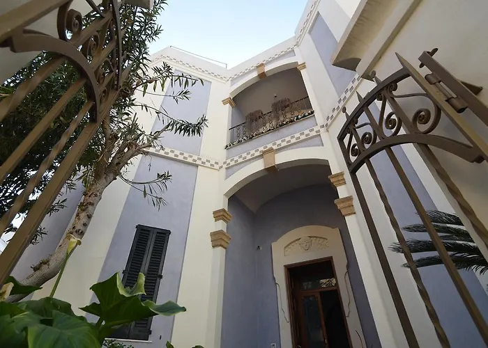 Barone Liberty Boutique & Галліполі